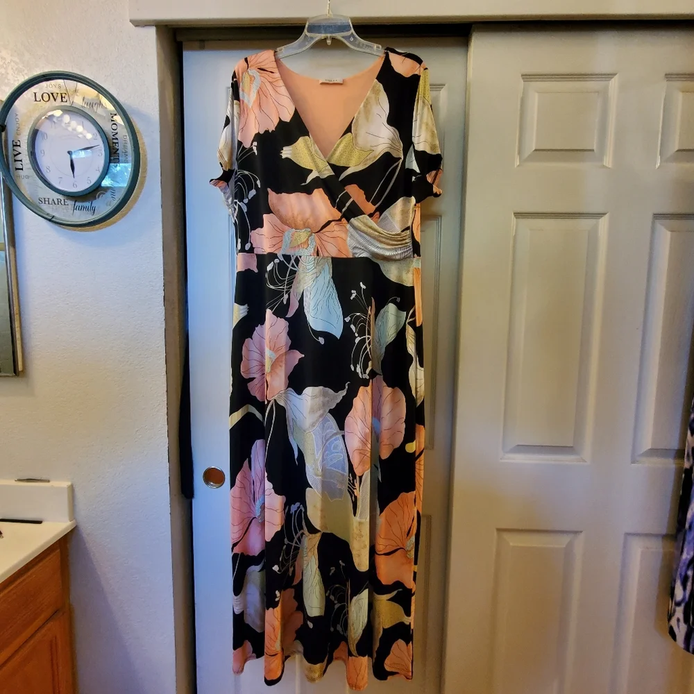 Gilli Multicolored floral Maxi Dress Plus Size 1x - Picture 5 of 7